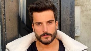 مهند الحمدي عمره ديانته جنسيته زوجته معلومات عنه ويكيبيديا